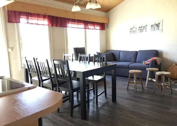 Castillo Vuorsa 3 아파트 사리셀카