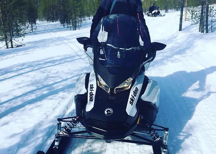 Castillo Vuorsa 3 사리셀카